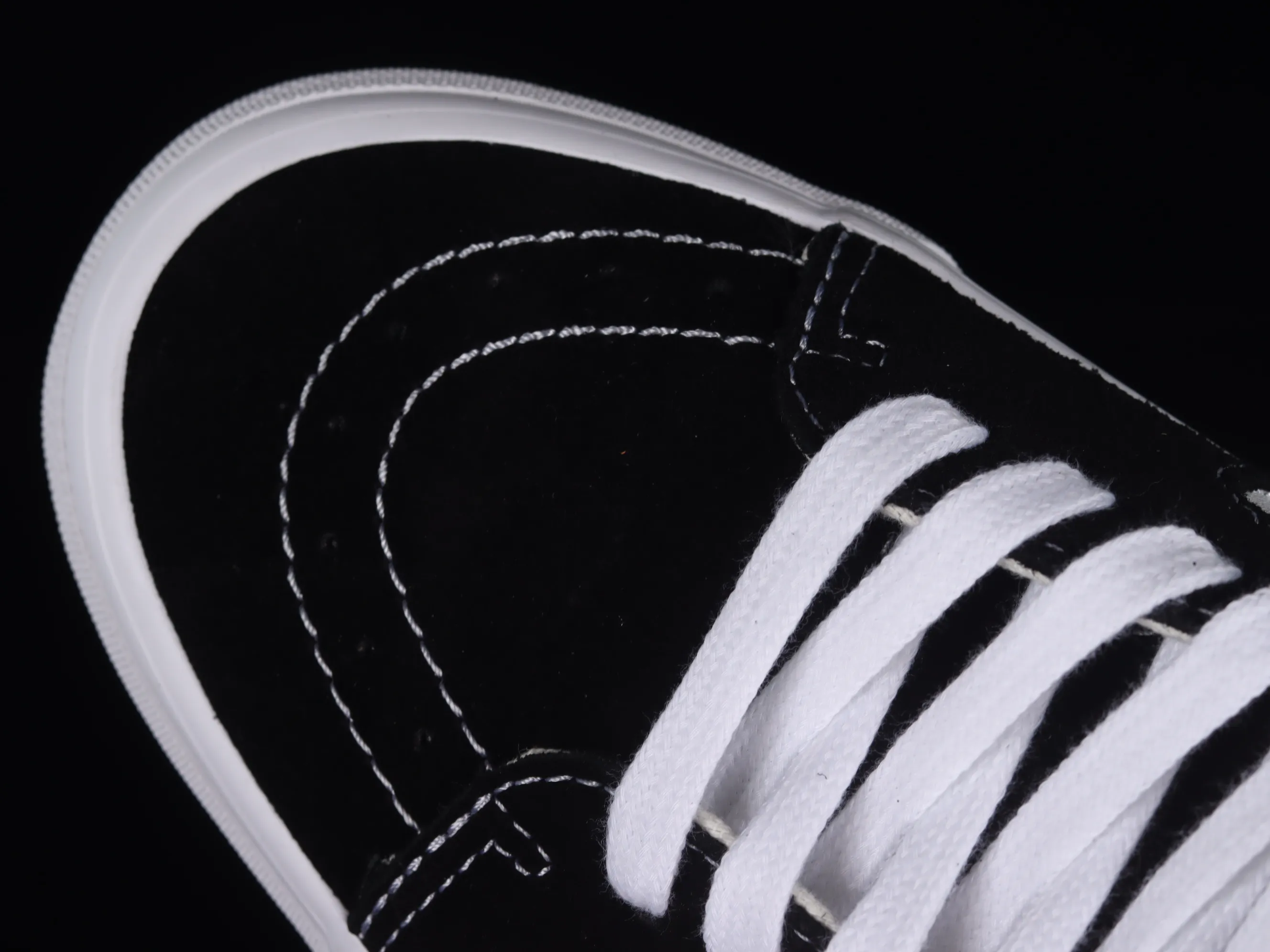 All categories Vans Vans series Vans Mid Vans China Vans Vault OG SK8-Mid Lx Vans high-end branch simple black and white mid-top casual sneakers VN0A4BVCBA2
